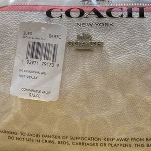 Nwt-Coach wristlet vanilla/pink colors